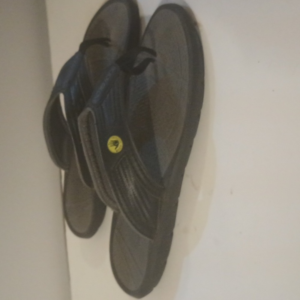 Women's Body Glove Flip Flops sz 10